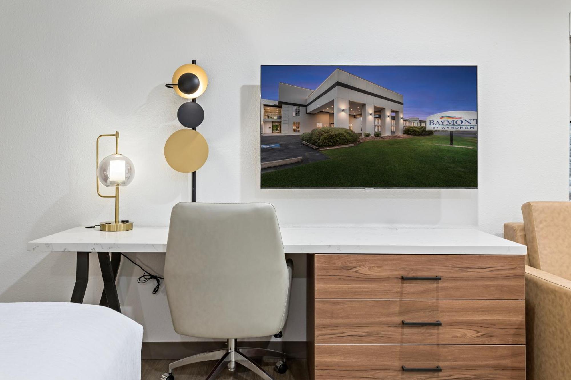 Baymont By Wyndham Beaumont Hotel Buitenkant foto