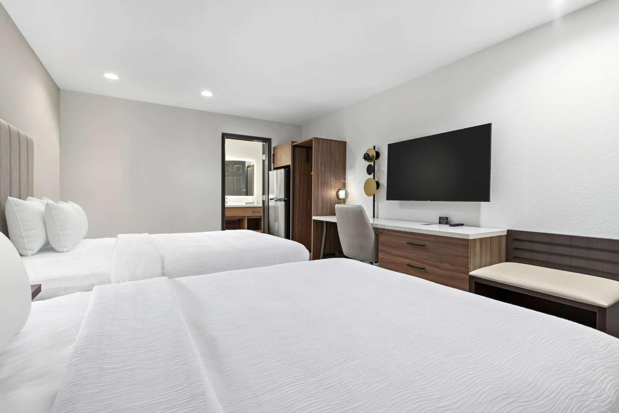 Baymont By Wyndham Beaumont Hotel Buitenkant foto