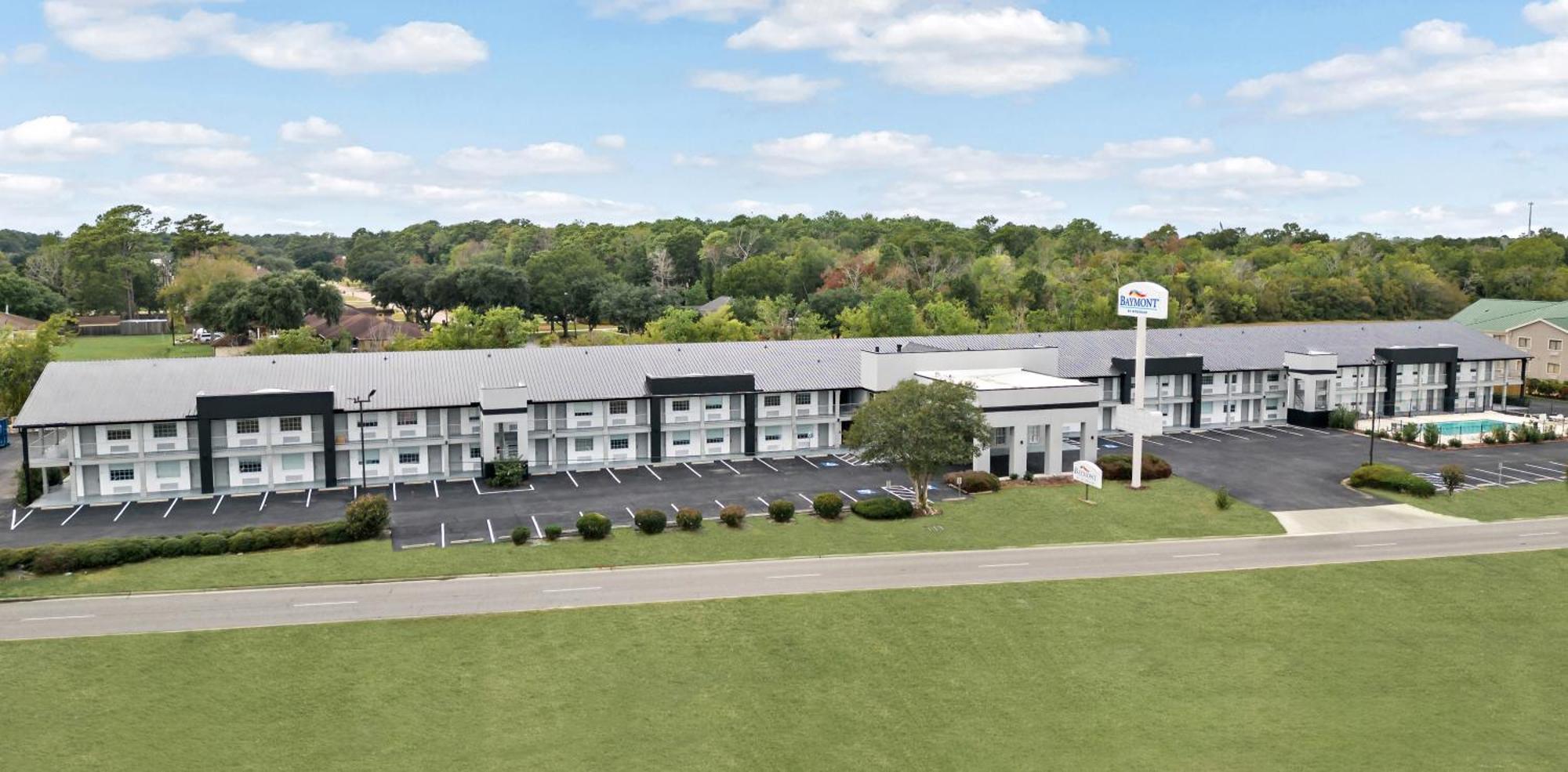 Baymont By Wyndham Beaumont Hotel Buitenkant foto
